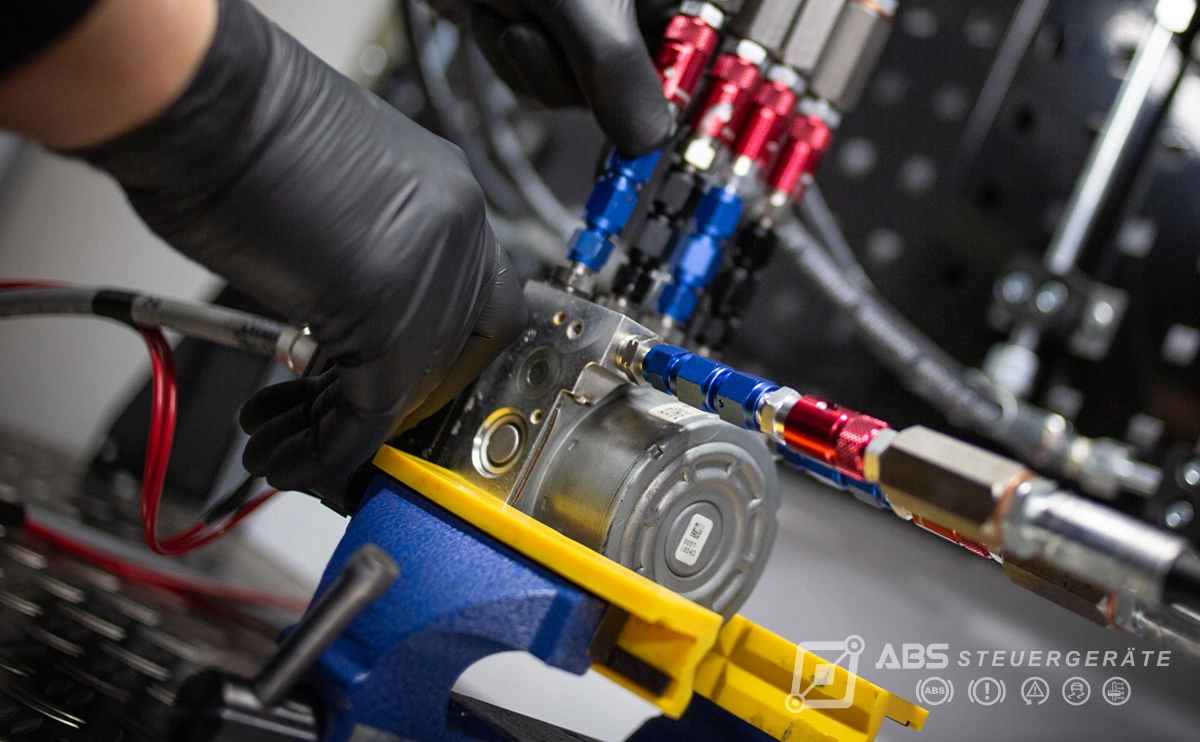 Ford Bremse fest - ABS Hydraulikblock Reparatur